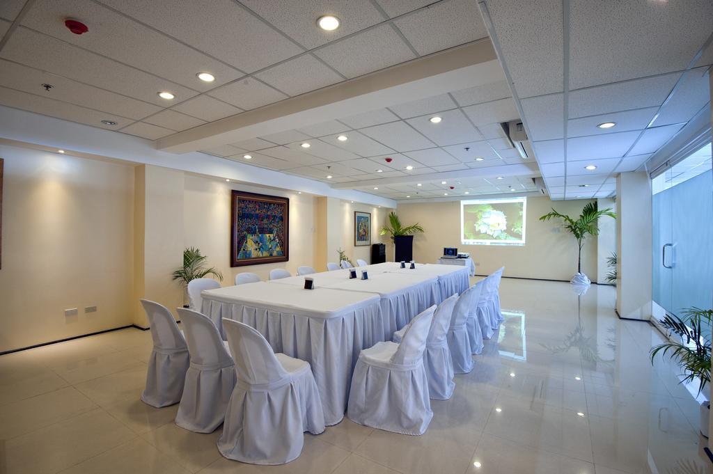 M Citi Suites Cebu Extérieur photo