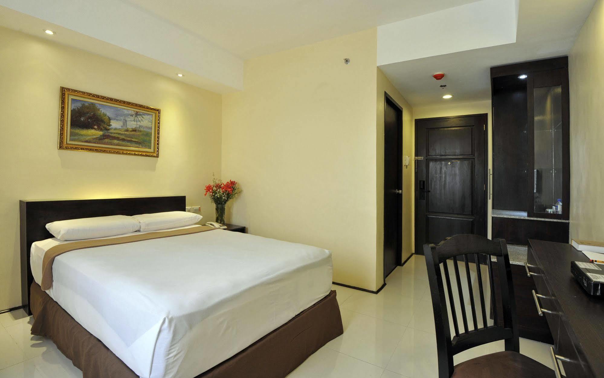 M Citi Suites Cebu Extérieur photo
