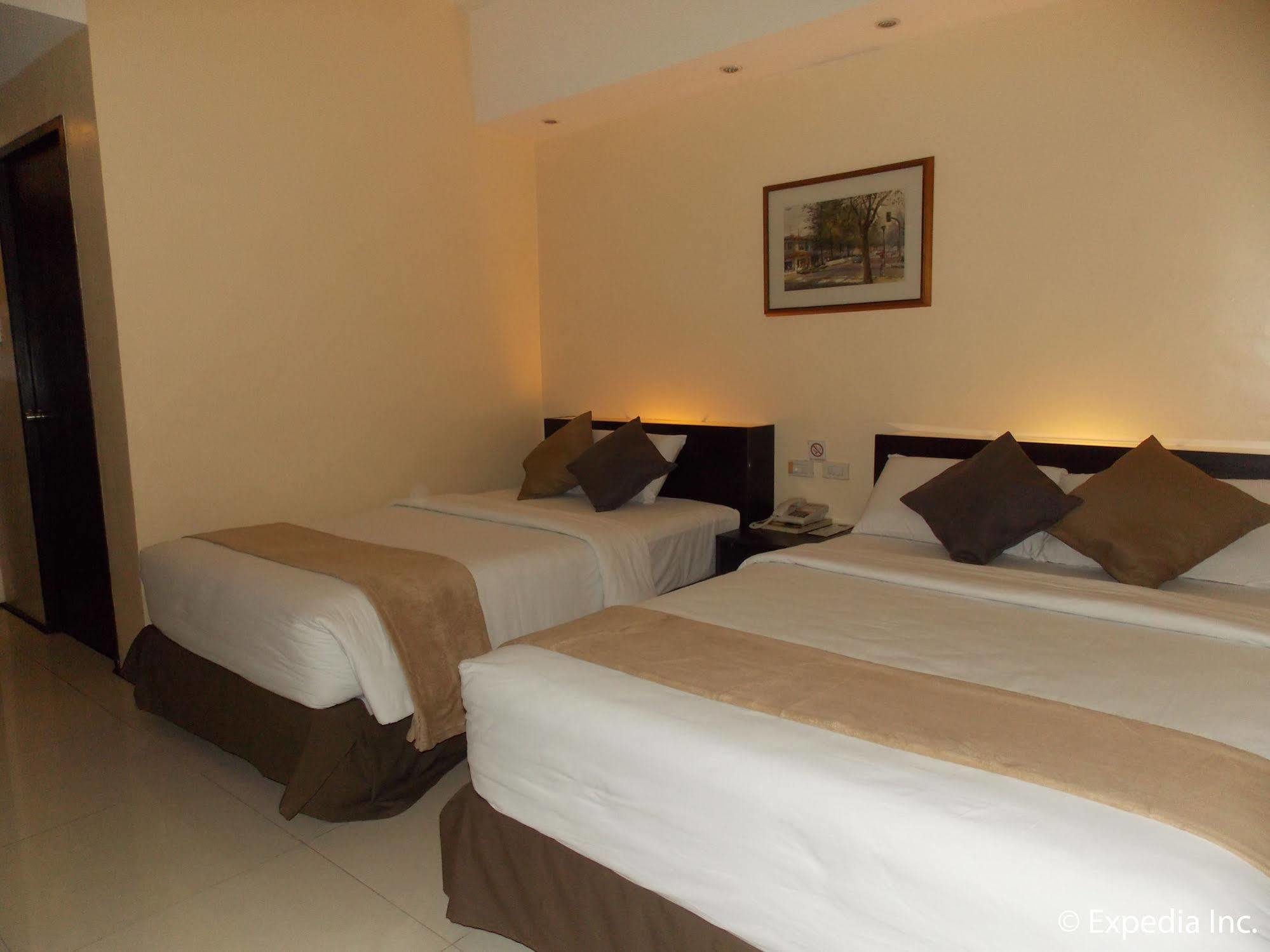 M Citi Suites Cebu Extérieur photo