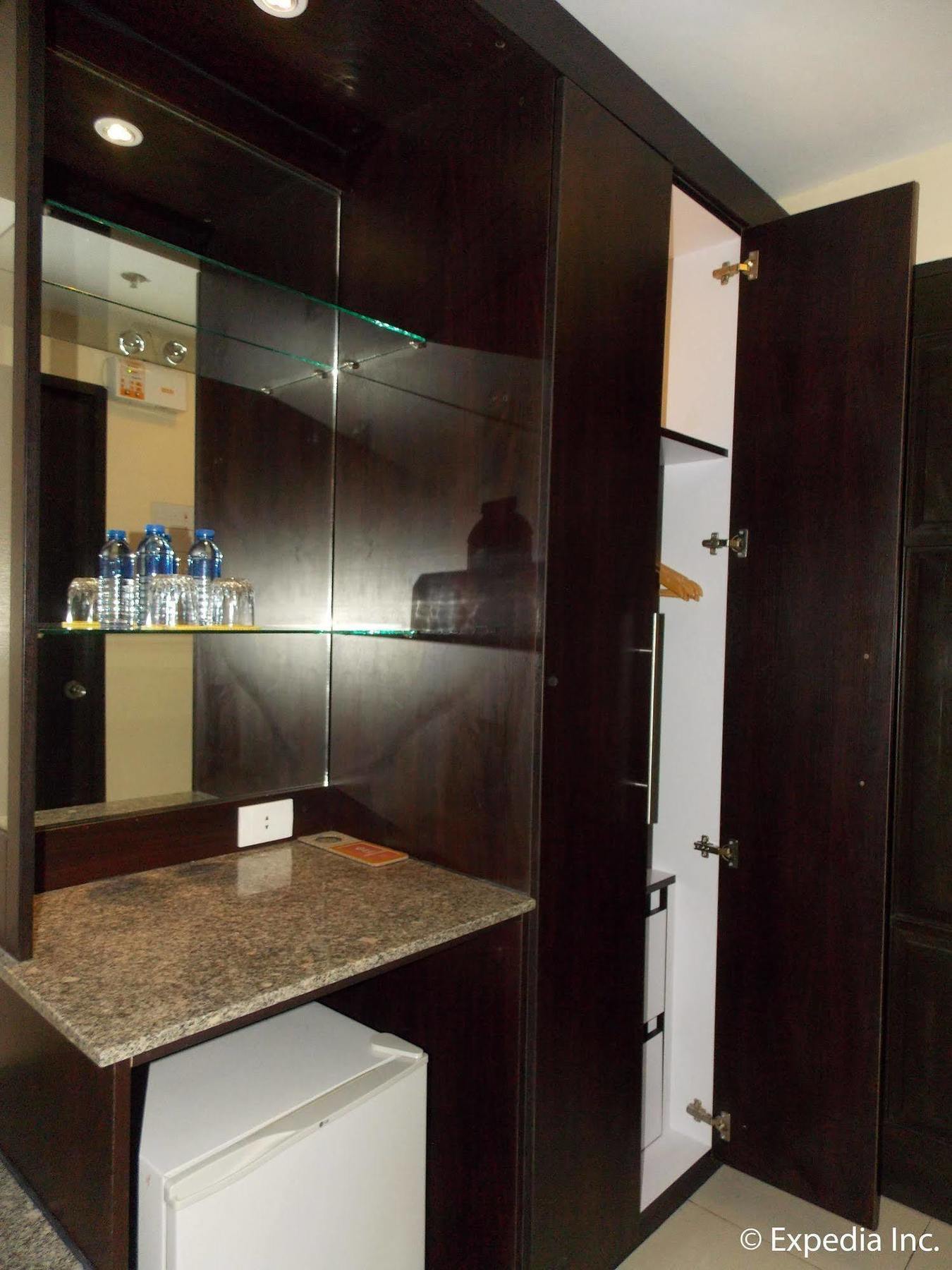 M Citi Suites Cebu Extérieur photo